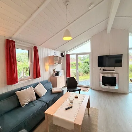 Dom wakacyjny Strandhaus Freibeuterweg 18 Priwall